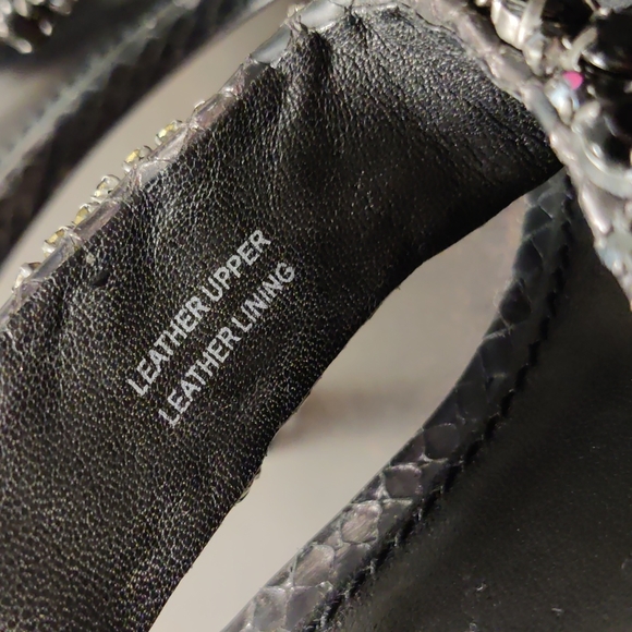 Heels - Picture 5 of 5